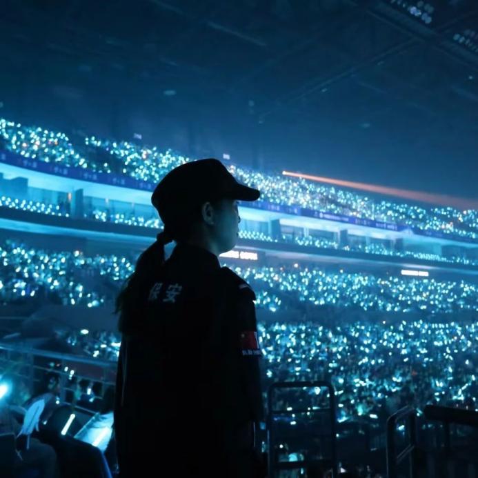 C:/Users/Administrator/Desktop/“安保鐵軍、硬核保障”2024系列報(bào)道四十二——南京市保安服務(wù)有限公司成功護(hù)航張碧晨「今兒個(gè)開(kāi)心」十周年巡回演唱會(huì)南京站安保任務(wù)/4.jpg4
